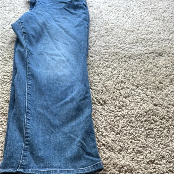 Universal Thread Blue Straight Leg Jeans - Picture 7 of 9